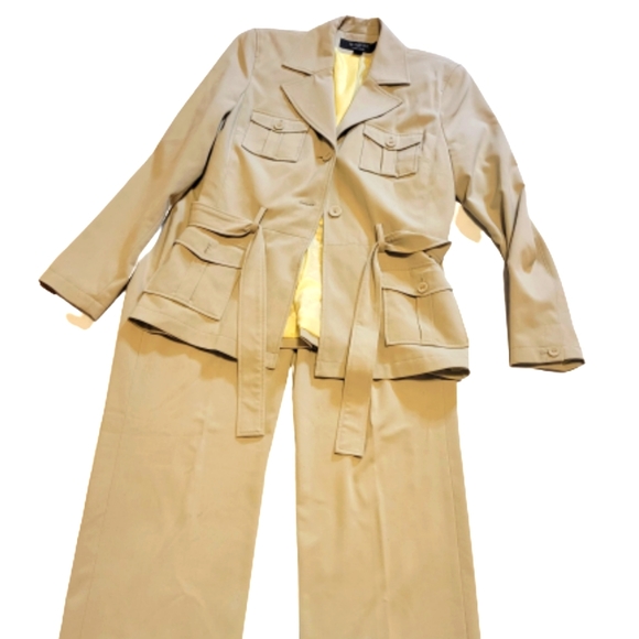 Signature By Larry Levine pantsuit. Olive. Belted jacket. Button closure. 4 pkts - Picture 2 of 5